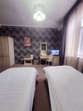 Гостиница Прага Краснодар Стандартный двухместный номер с 2 отдельными кроватями-4